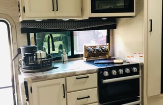 Glamping @ it’s Finest!!! 24’ Drivable Class C