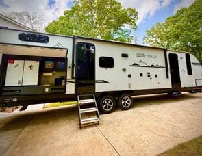 Forest River RV Cherokee Grey Wolf Black Label 29TEBL