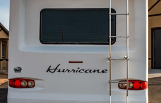 Spacious configuration, convenient desk, +Starlink