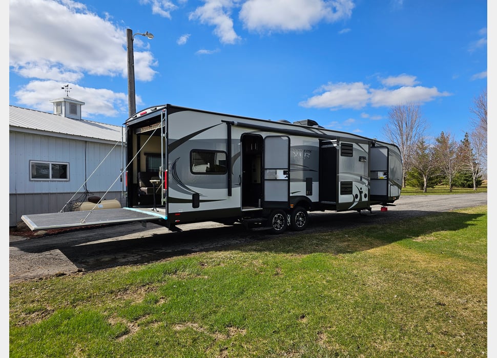 Toy Hauler rentals in Zimmerman