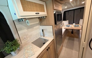 Luxe Nomad is a Luxury 2025 Sprinter 170" AWD
