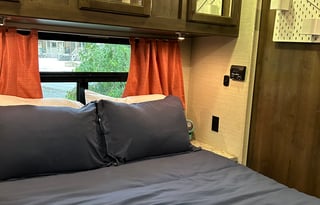 The Queen Bea: Class C 2018 Jayco Greyhawk 31FS