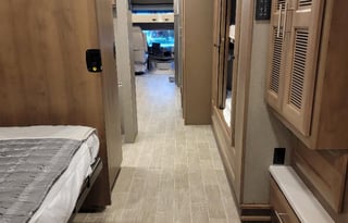 2022 Thor Motor Coach Miramar 37.1