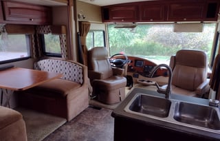 2013 Winnebago Vista 27N (Russ & Dona's Coach)