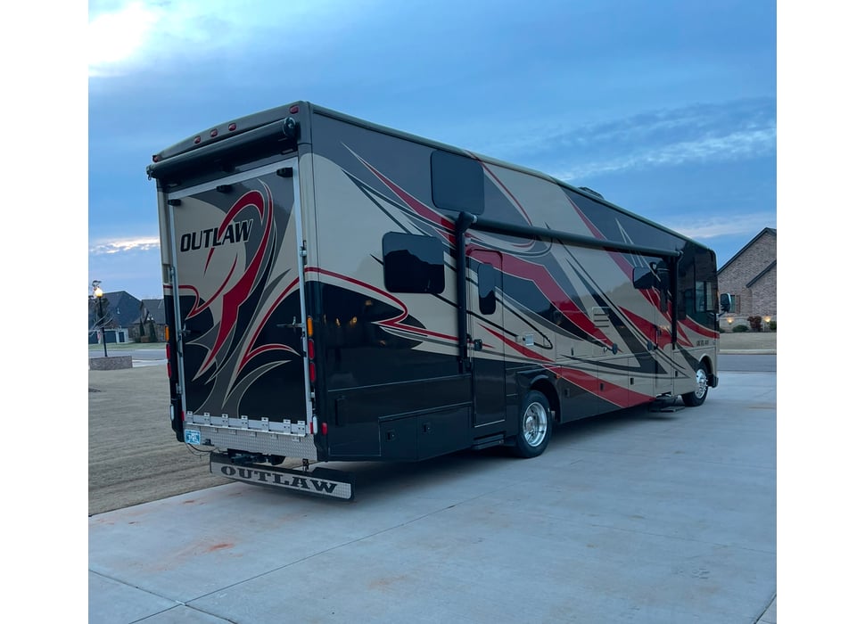 Class A Motor Home rentals in Canyon