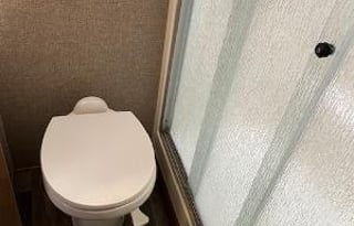 Kay-9 2016 Keystone RV Montana 3710 FL