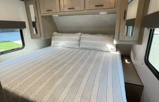 Family Friendly 2022 Cruiser Shadow Cruiser BH