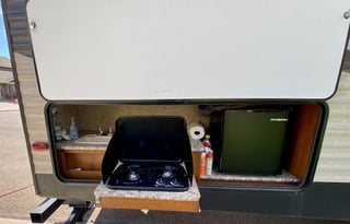 2018 Prime Time RV Avenger ATI 27DBS