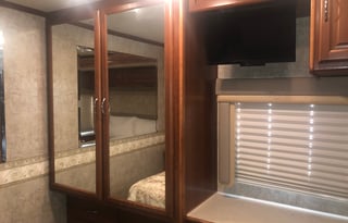 Two Pop Outs - Spacious  & Modern