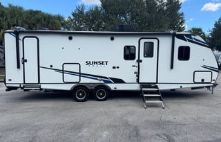 2021 CrossRoads RV Sunset Trail SS272BH