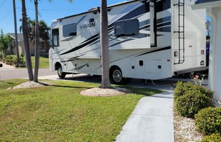 Feona comfort & classy home on the road