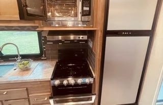 2020 Entegra Odyssey 32' Near Ohio Parks