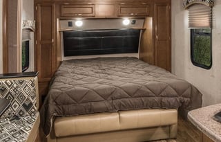2017 Venture RV Sonic SN220VBH