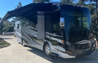 New luxury Tiffin rv for your next adventure!