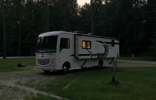 2021 HolidayR Admiral 29M Flexible pick up/dropoff