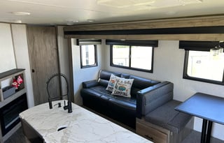 Scott & Shannon’s Cozy Camper