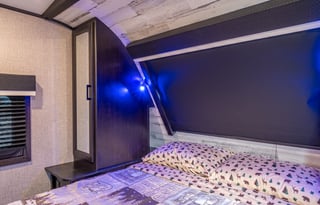 Sunhawk: Spacious Family Bunkhouse (Veteran Owned)