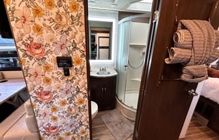 Renovated - WiFi, Pets, Jeep, Off-Grid, 24/7 Help