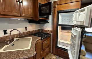 2013 Coachmen RV Leprechaun 317SA Ford 450