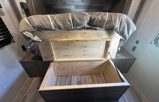 2021 CrossRoads RV Zinger with 1.5 Bath