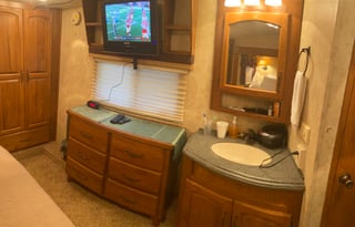 2010 Keystone Montana 5th wheel 3150 RL