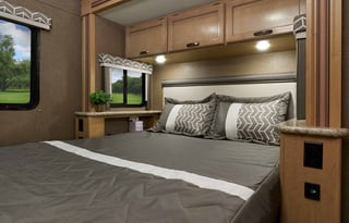 2020 Thor Motor Coach Day Break  26db