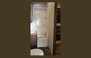 2017 2 Bed/2 Full Ba 43' 5th Wheel + Pool and Hot Tub Option + 2 Bed / 2 Ba House Option