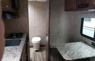 2017 Viking Ultra-Lite 17FQ