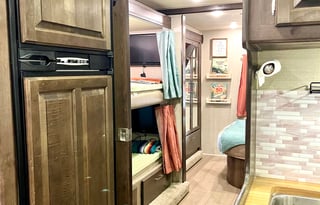 The Queen Bea: Class C 2018 Jayco Greyhawk 31FS