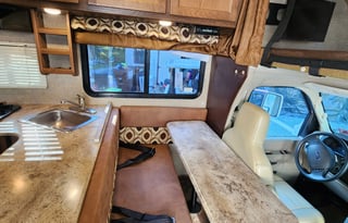 Leprechaun-Pet-Friendly Class C Made for Exploring