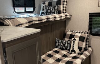 2021 Kodiak Ultra-Lite 332BHSL Huge Bunkhouse