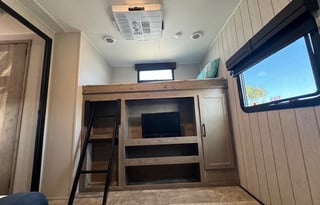 The coolest RV w/3 AC, Sleeps 10 no hauling needed