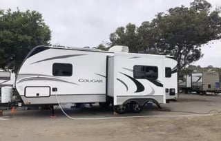 New Keystone Cougar w/all Amenities for Glamping!