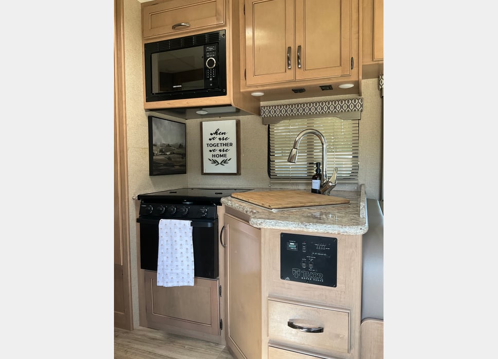 Class C Motor Home rentals in Idaho Falls