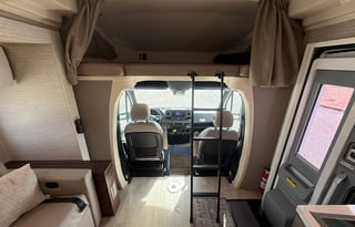 23 Winnebago View sprinter