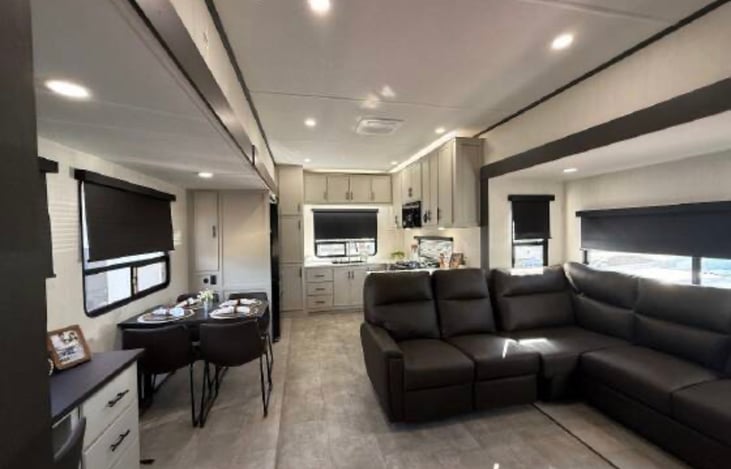 Living Room / Rear