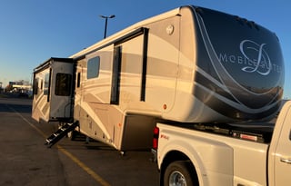 Luxury fifth wheel