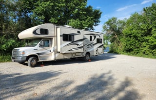 2014 Jayco Greyhawk with Auto Leveling & Generator