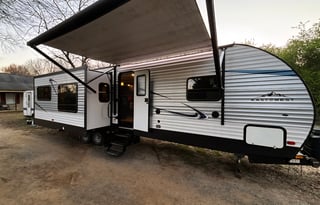 2019 EAST TO WEST Della Terra 29 K2S