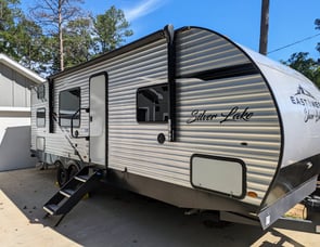 EAST TO WEST Silver Lake 27KNS