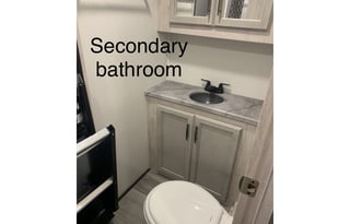 Luxury Glamping on Wheels (Pet Friendly)