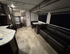 Dutchmen RV Coleman Lantern LT Series 262BH