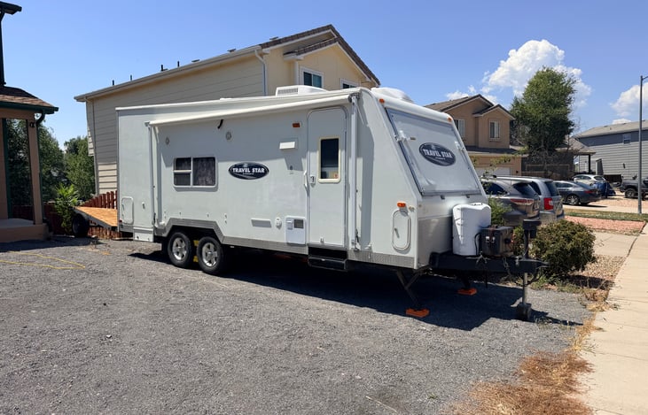 Trailer side view.