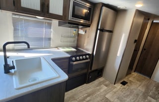 2021 Prime Time RV Avenger 28QBSLE