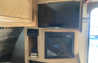 SKIP'N ROCKS PET FRIENDLY RV RENTAL