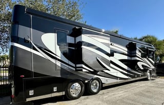 2019 Newmar Dutch Star 4310