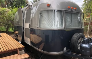 Airstream in 2 colors! Stand out!