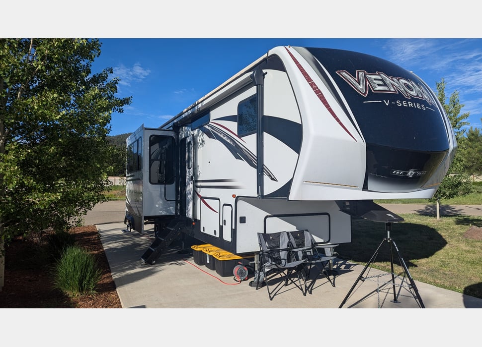 Fifth Wheel rentals in Lakewood