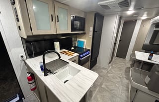 2023 33’ Wildwood X Lite Platinum