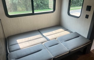 Great kids camper! 2 Baths & Washer! Sleeps 9+
